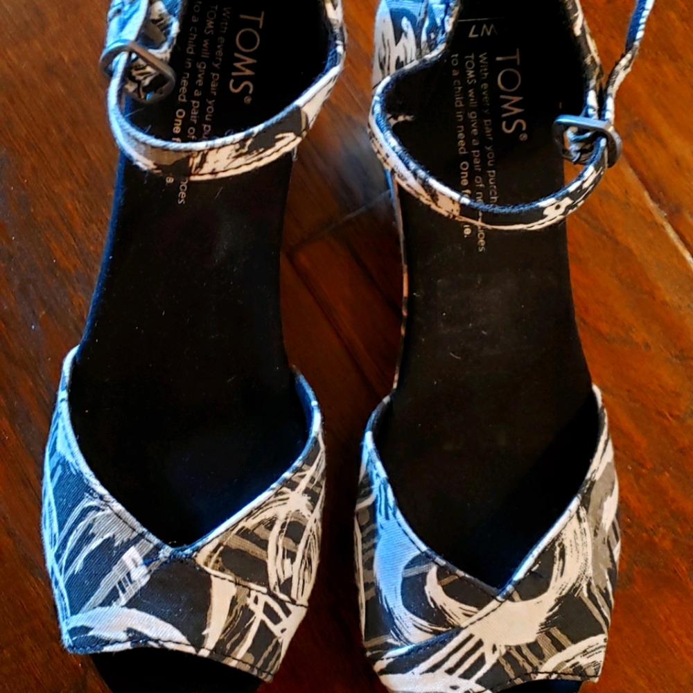 Wedge heels